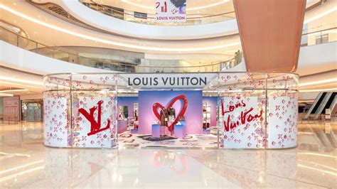 louis vuitton cambridge|louis vuitton chinese stores.